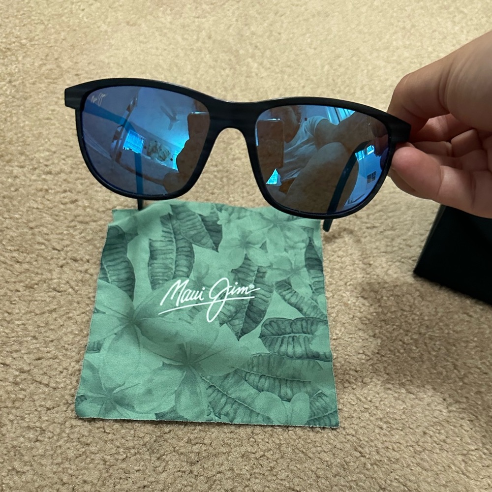 Maui Jim LELE KAWA Dark Navy Stripe/Blue Hawaiian Lenses